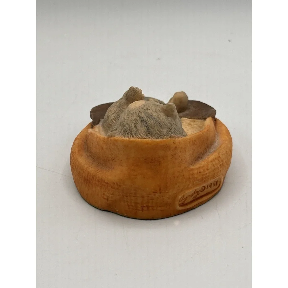 Vintage Aynsley Master Craft Sleeping Cat Kitten in Cap - 1981 - Made in England